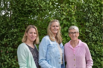 Porträtfoto von Claudia Ebel, Melanie Greins und Kerstin Loi